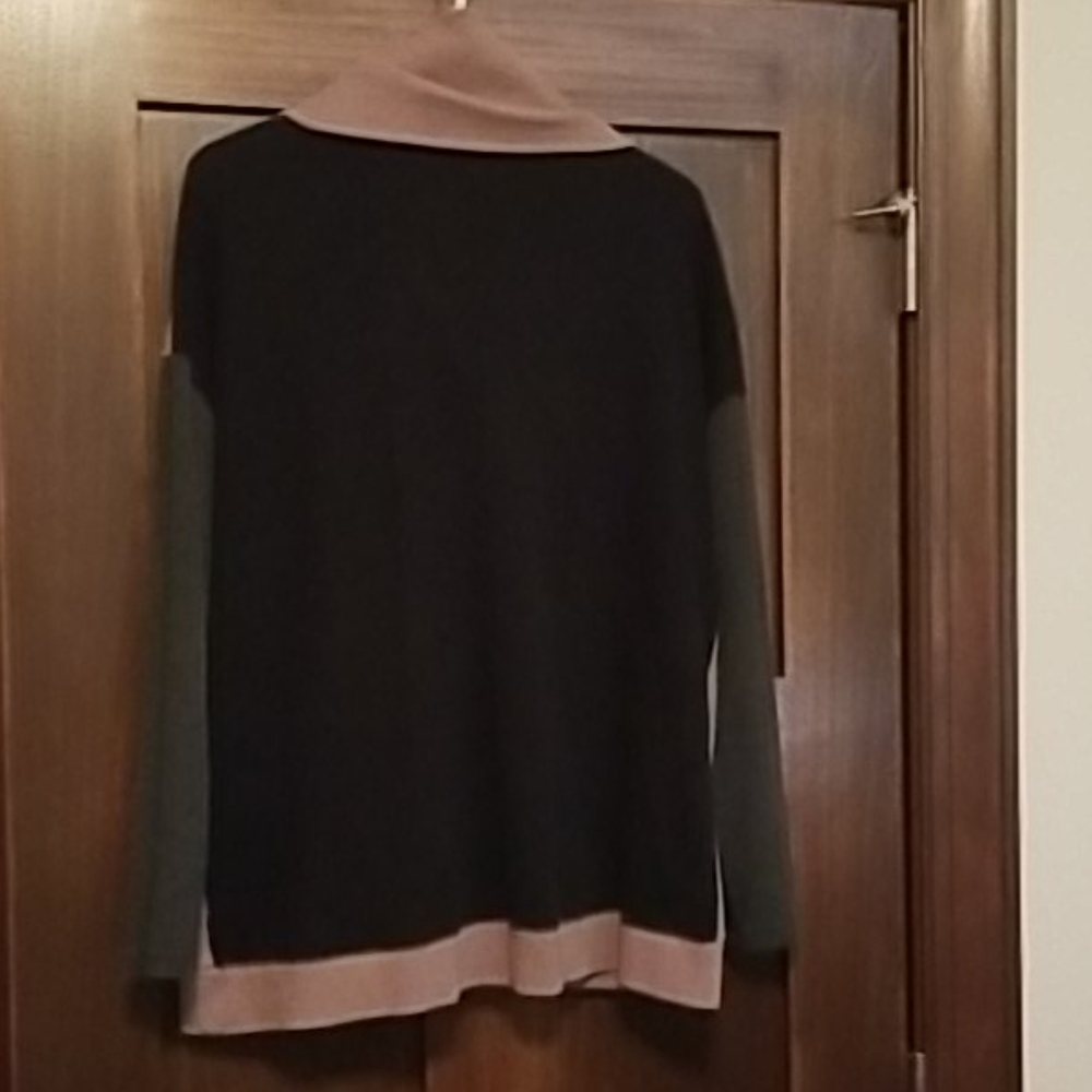 Sweater - Picture 3 of 5